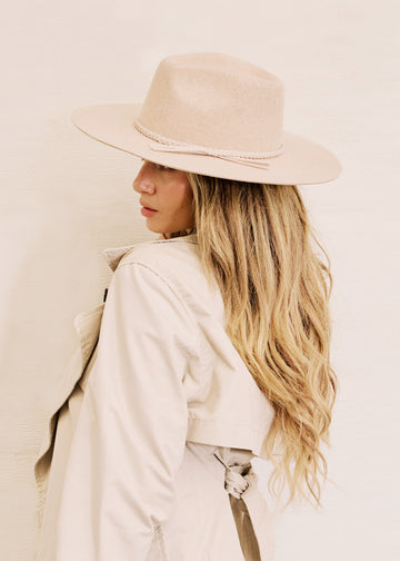 Imperial Flair - Beige